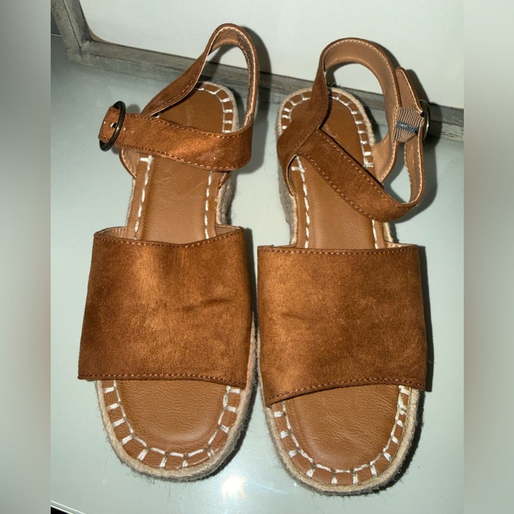 Women's Tan Suede Universal Thread (target brand)Espadrille Sandals - Used